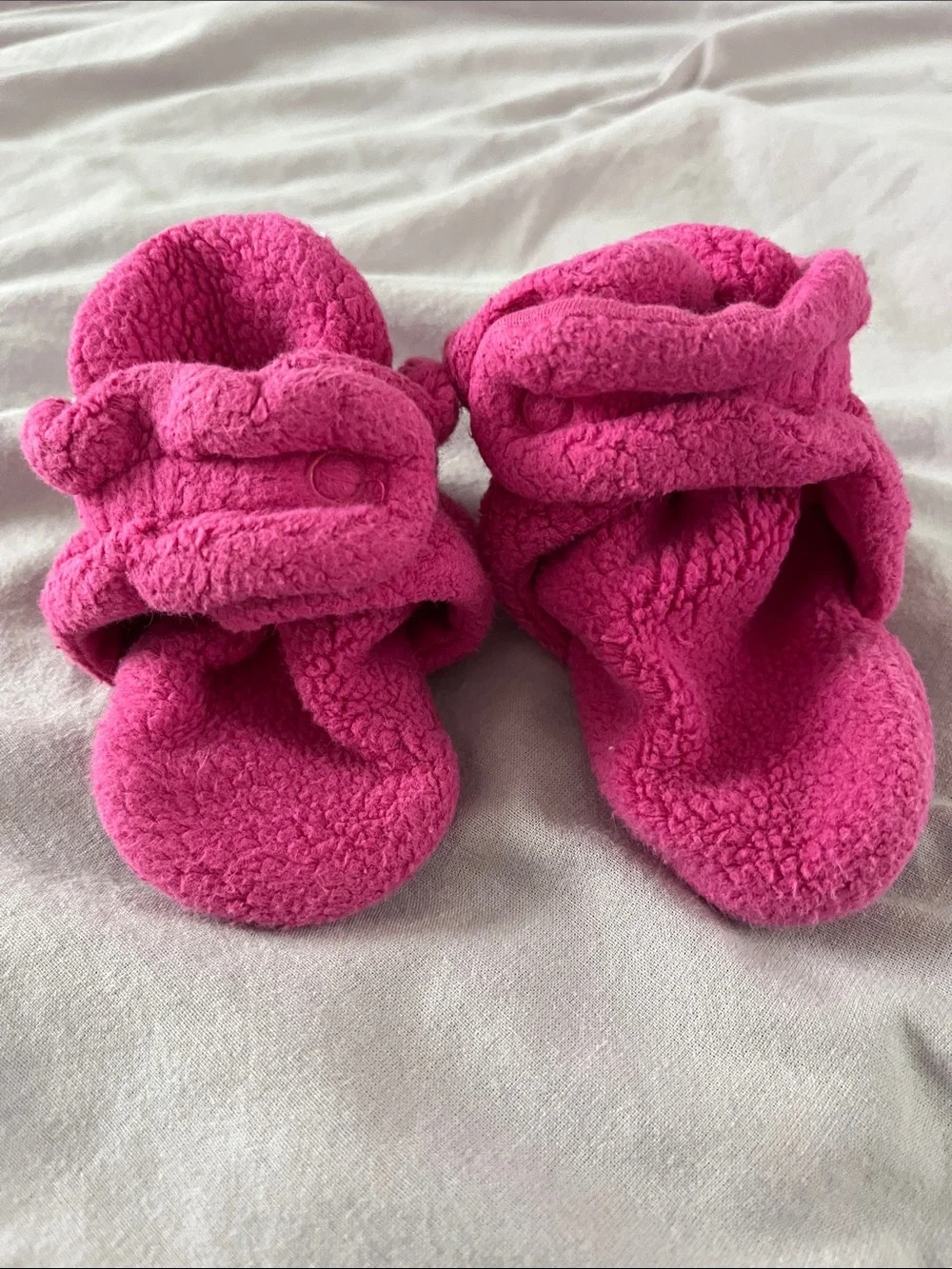 ZUTANO Plush Baby Booties in Bright Pink - 6M - EUC